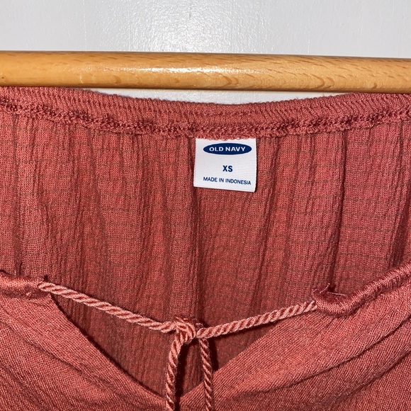 Old Navy Flowy Top - Picture 2 of 4